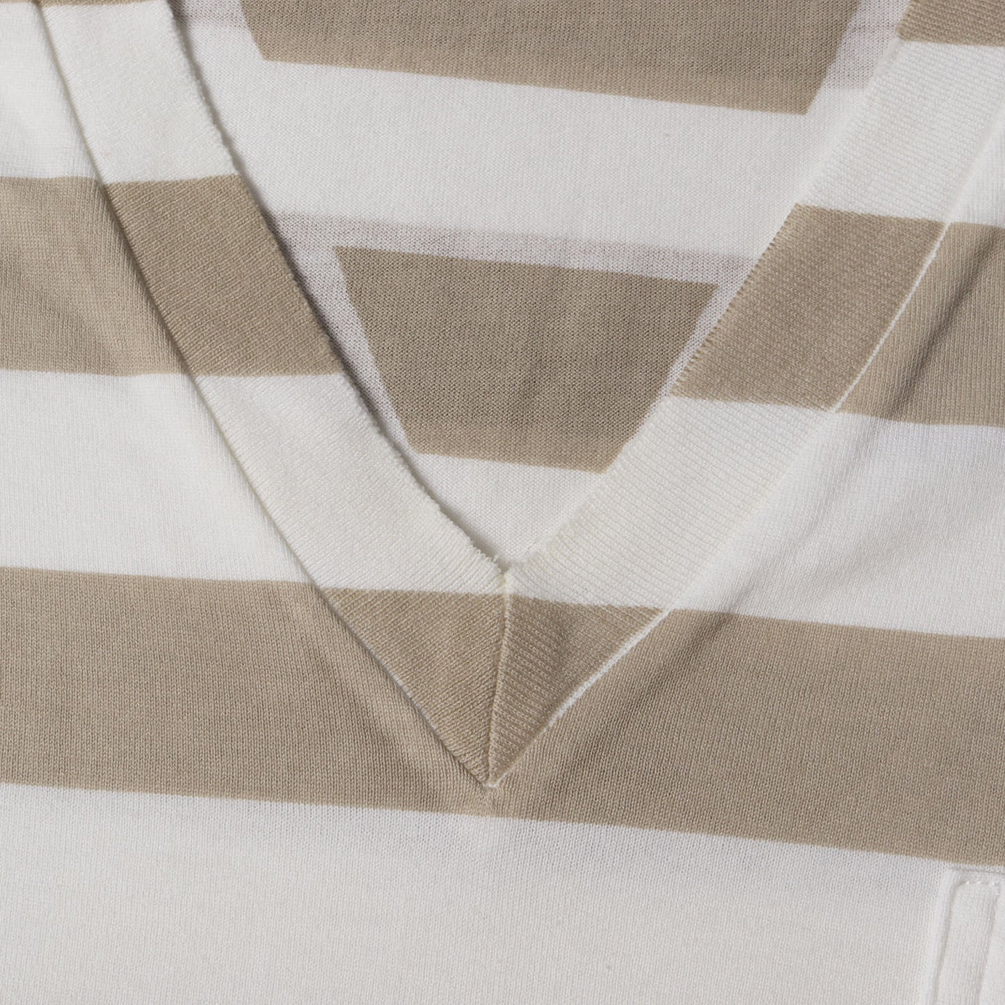 ボーダー Vネック Tシャツ (G8Q25T G7BU7)