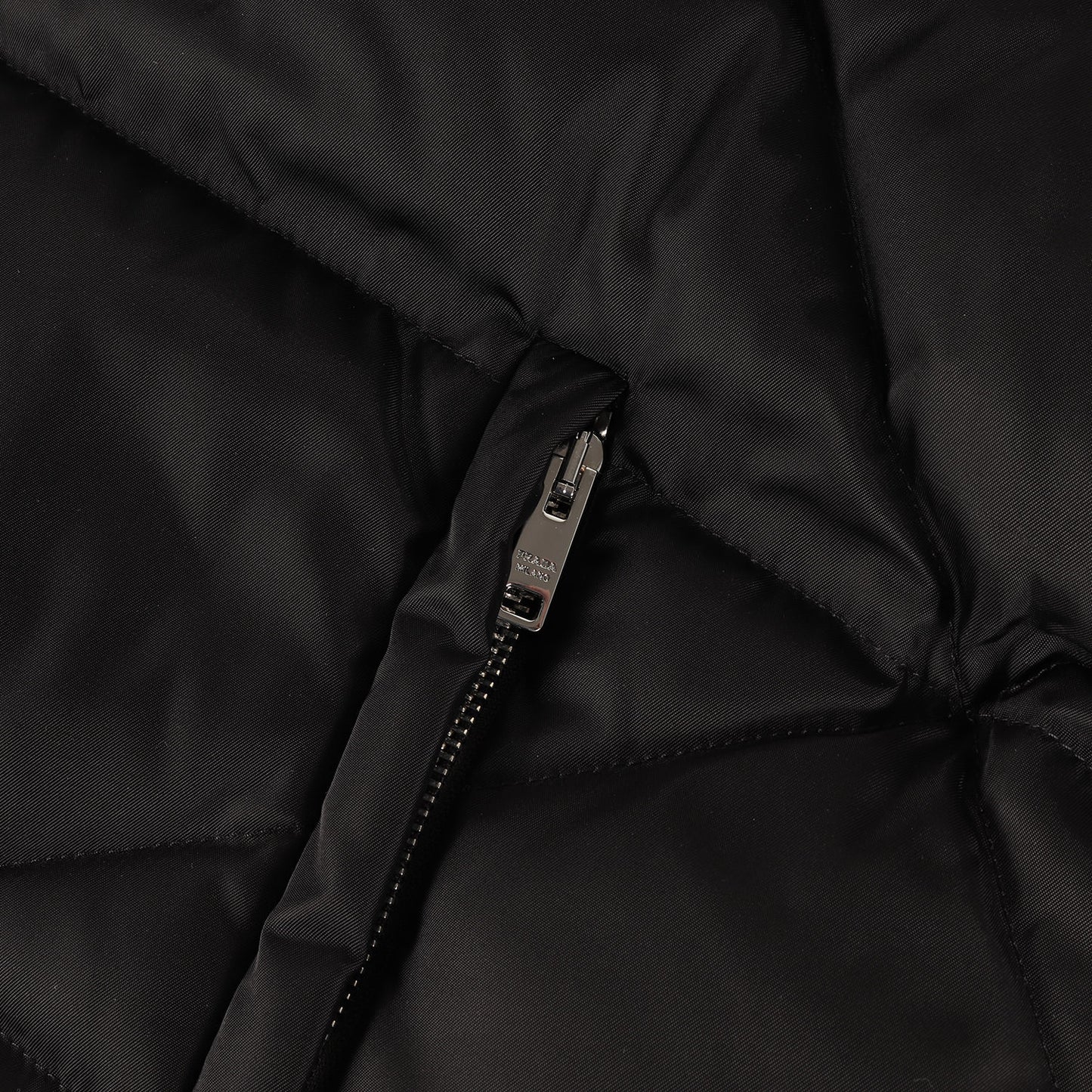 2022年製造 ロゴ ジップアップ ダウンジャケット (99727 SGB803) / RE-NYLON