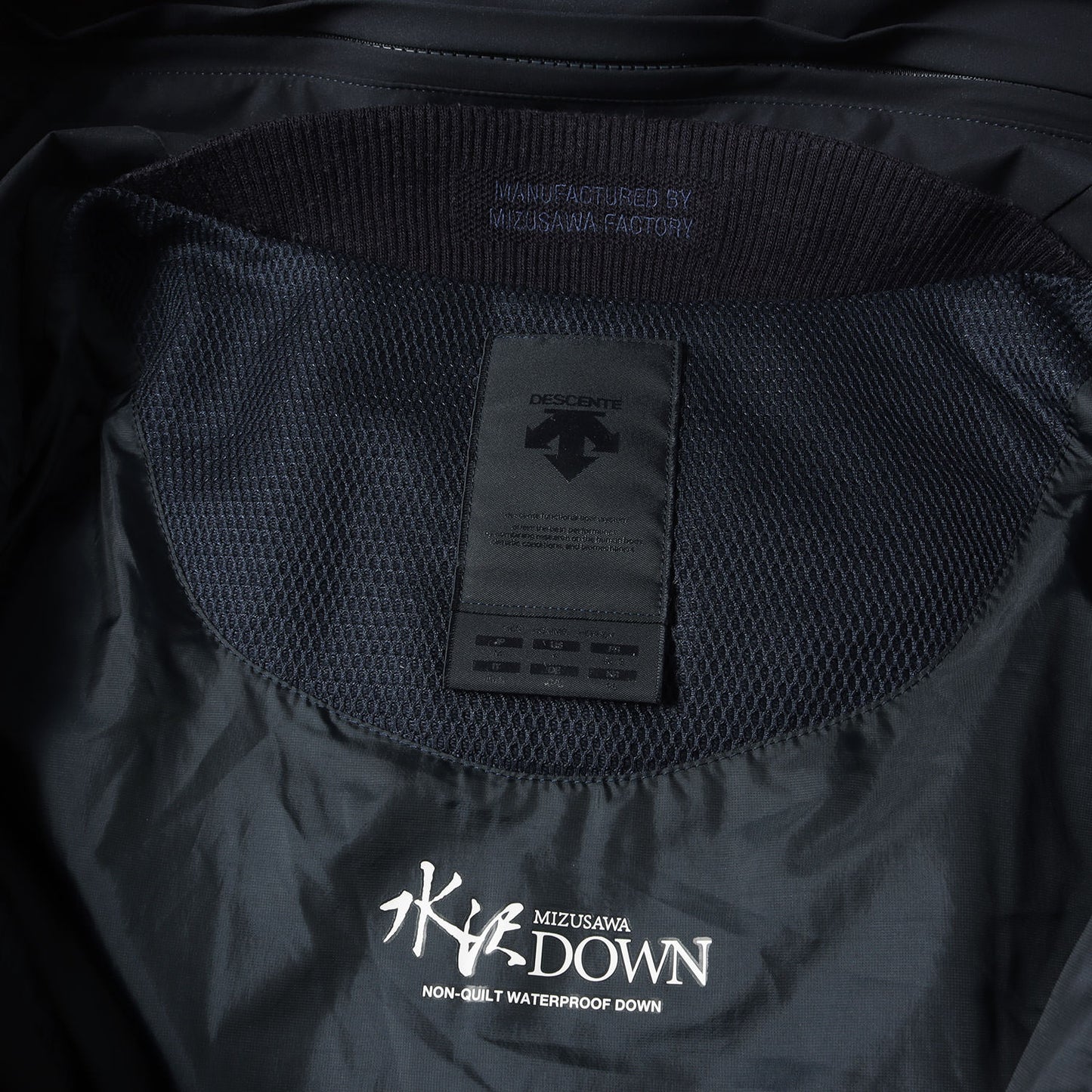 × 水沢ダウン ハイネック ポリ ダウン ジャケット (MOUNTAINEER DAMQGK30U) / ALLTERRAIN
