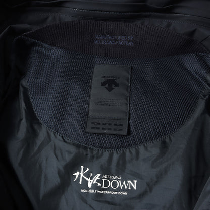 × 水沢ダウン ハイネック ポリ ダウン ジャケット (MOUNTAINEER DAMQGK30U) / ALLTERRAIN