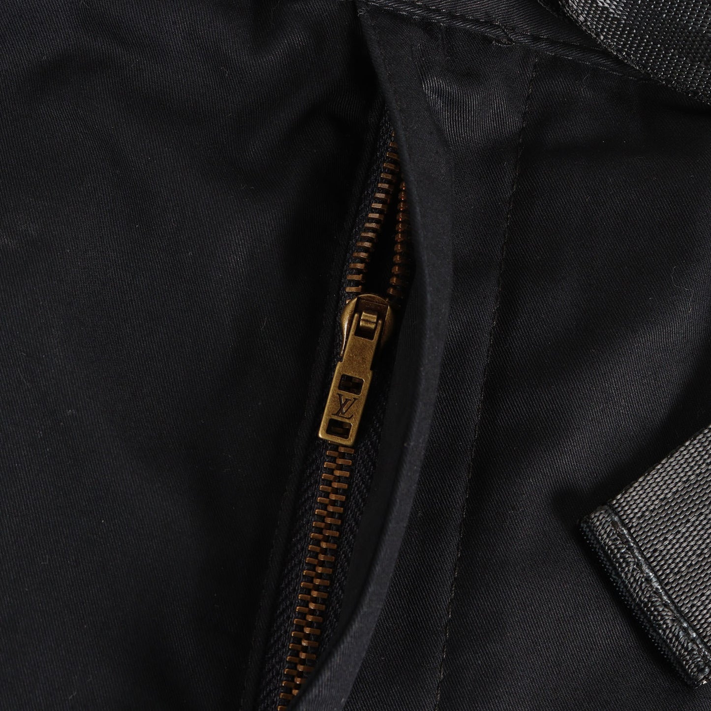 24AW LVシグネチャーバックル ショートパンツ
