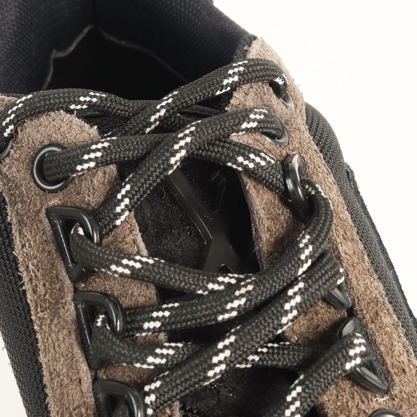 ハイキングライン スニーカー (LV Hiking Line Sneakers)