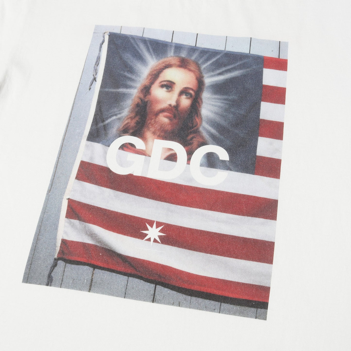 25AW × GDC グラフィック ロゴ Tシャツ (FLAG T SHIRT)