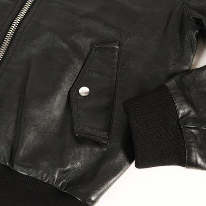 24AW バックエンボスロゴ ラムレザー ボンバージャケット (BLOUSON JACKET IN SOFT LAMBSKIN)