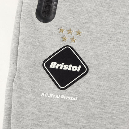 エンブレムパッチ ストレッチ スウェット トレーニング パンツ (FLAT HEM SWEAT TRAINING PANTS)