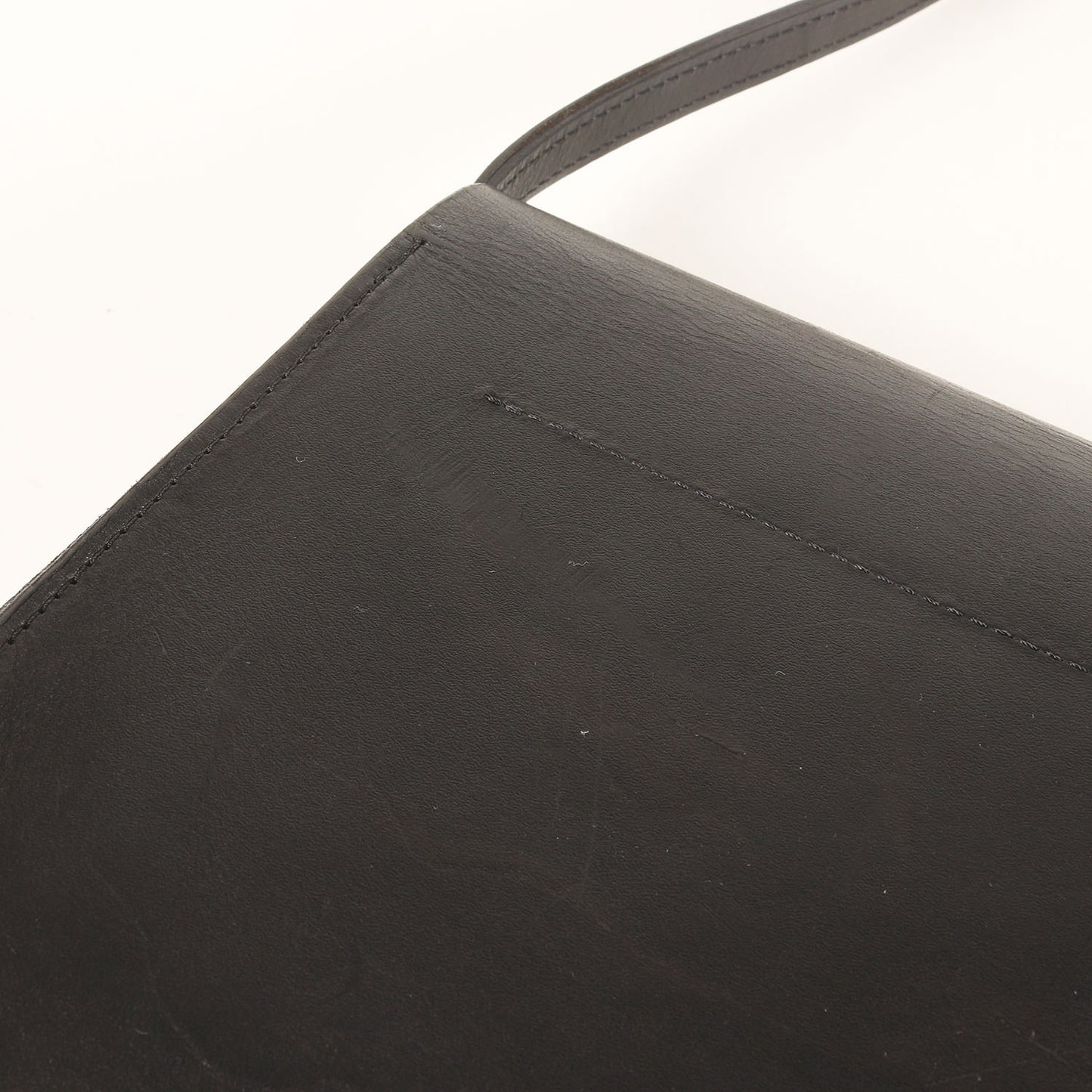 サドルレザー ショルダー バッグ (Logan Bag)