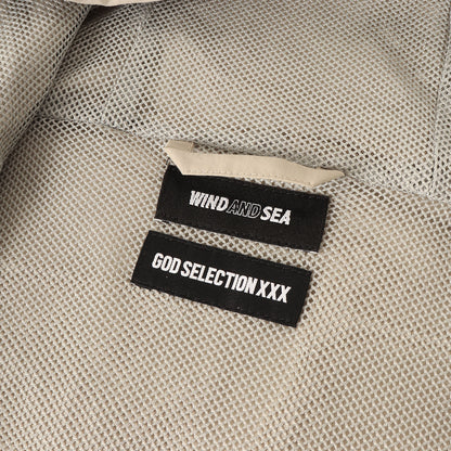 ×GOD SELECTION XXX コラボロゴ ナイロン フルジップ フーデッド ジャケット (NYLON PARKA)