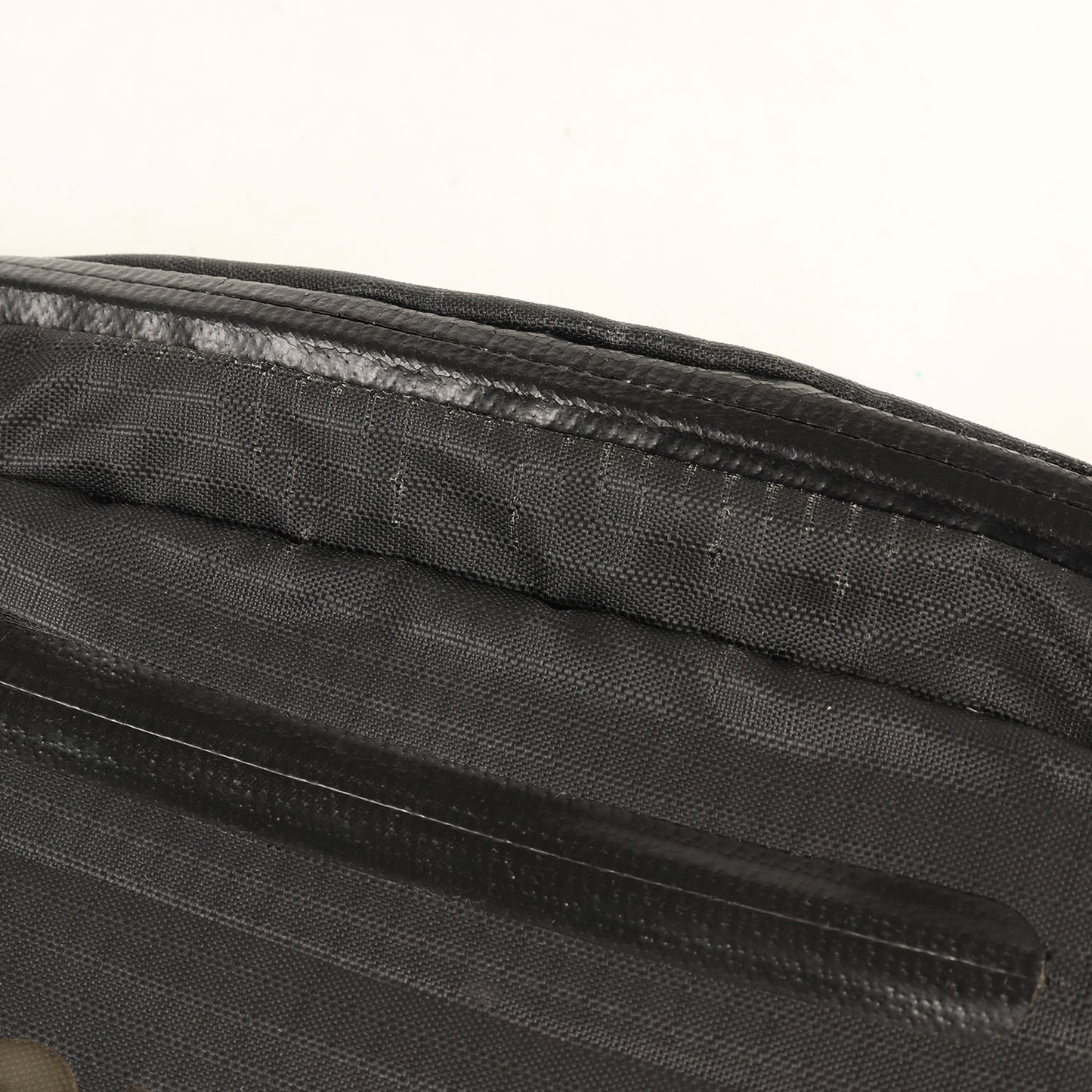 21SS コーデュラナイロン クリアロゴ ボディバッグ (Sling Bag)
