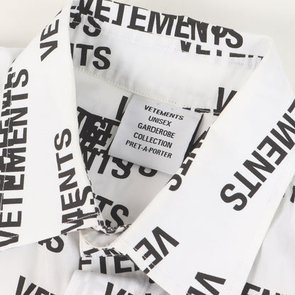 オールオーバー スタンプロゴ オーバーサイズ コットン 比翼ボタン シャツ (All-over Stamp Logo Oversized Shirt)