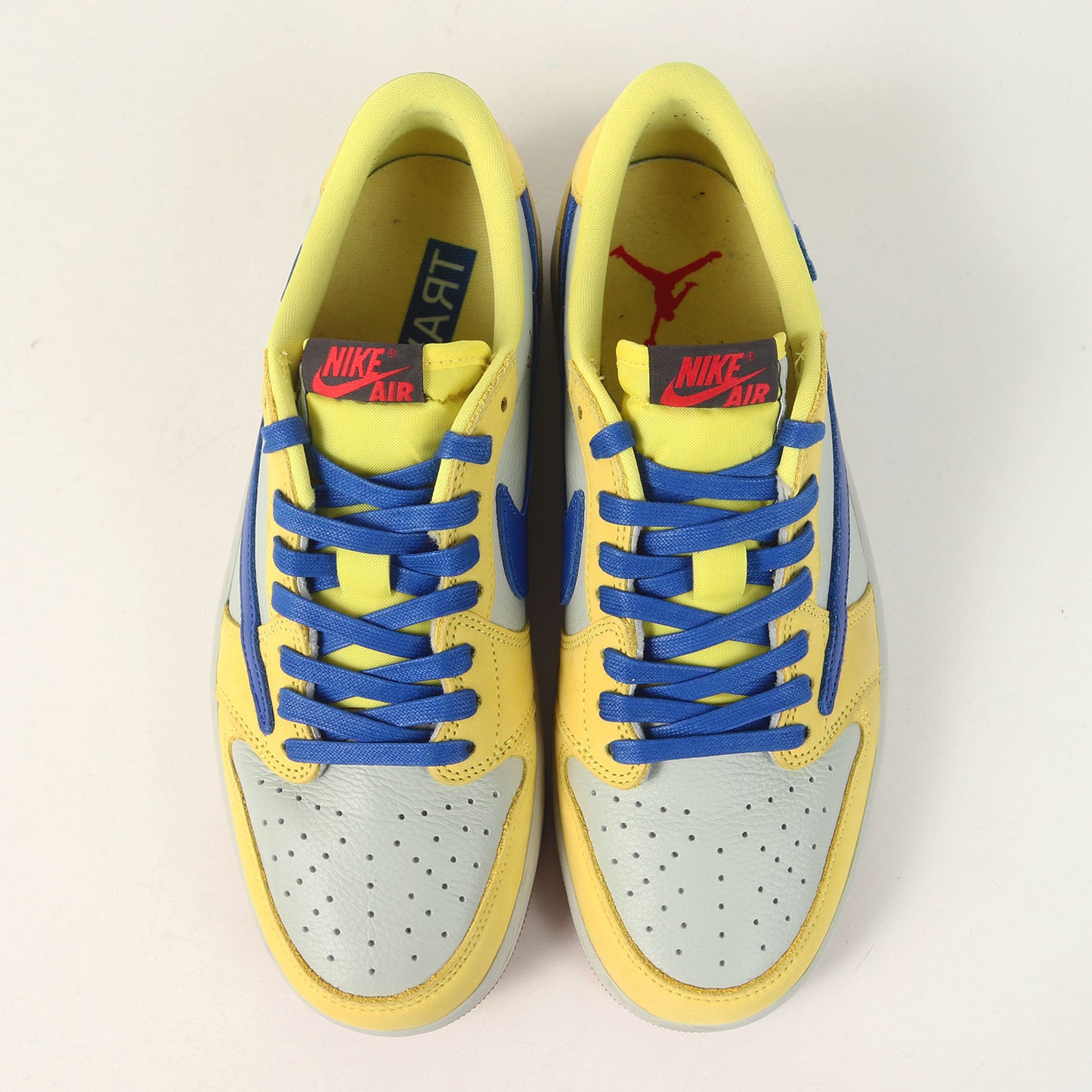 ×TRAVIS SCOTT WMNS AIR JORDAN 1 LOW OG SP CANARY (DZ4137-700)
