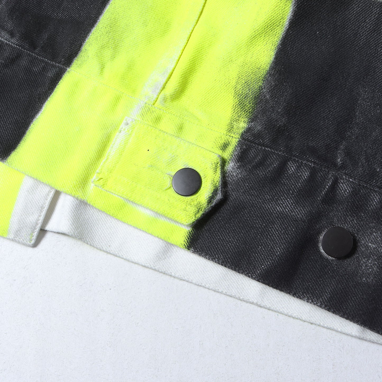 ハンドペイント チェッカー オーバーサイズ デニム トラッカージャケット (HAND PAINTED DENIM JACKET)