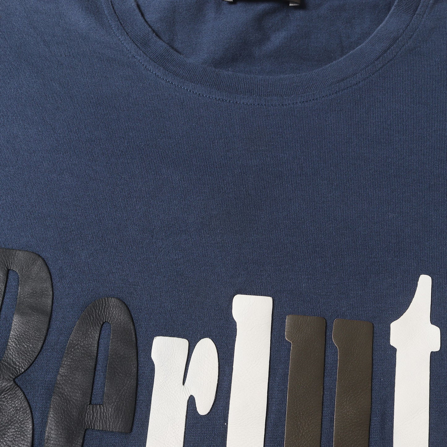 レザーパッチ ブランドロゴ Tシャツ