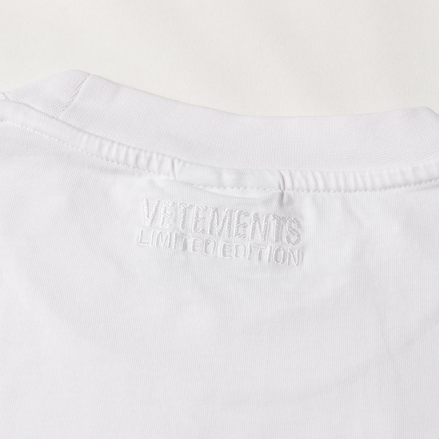 ジュラシックパーク サンプリングロゴプリント オーバーサイズ Tシャツ