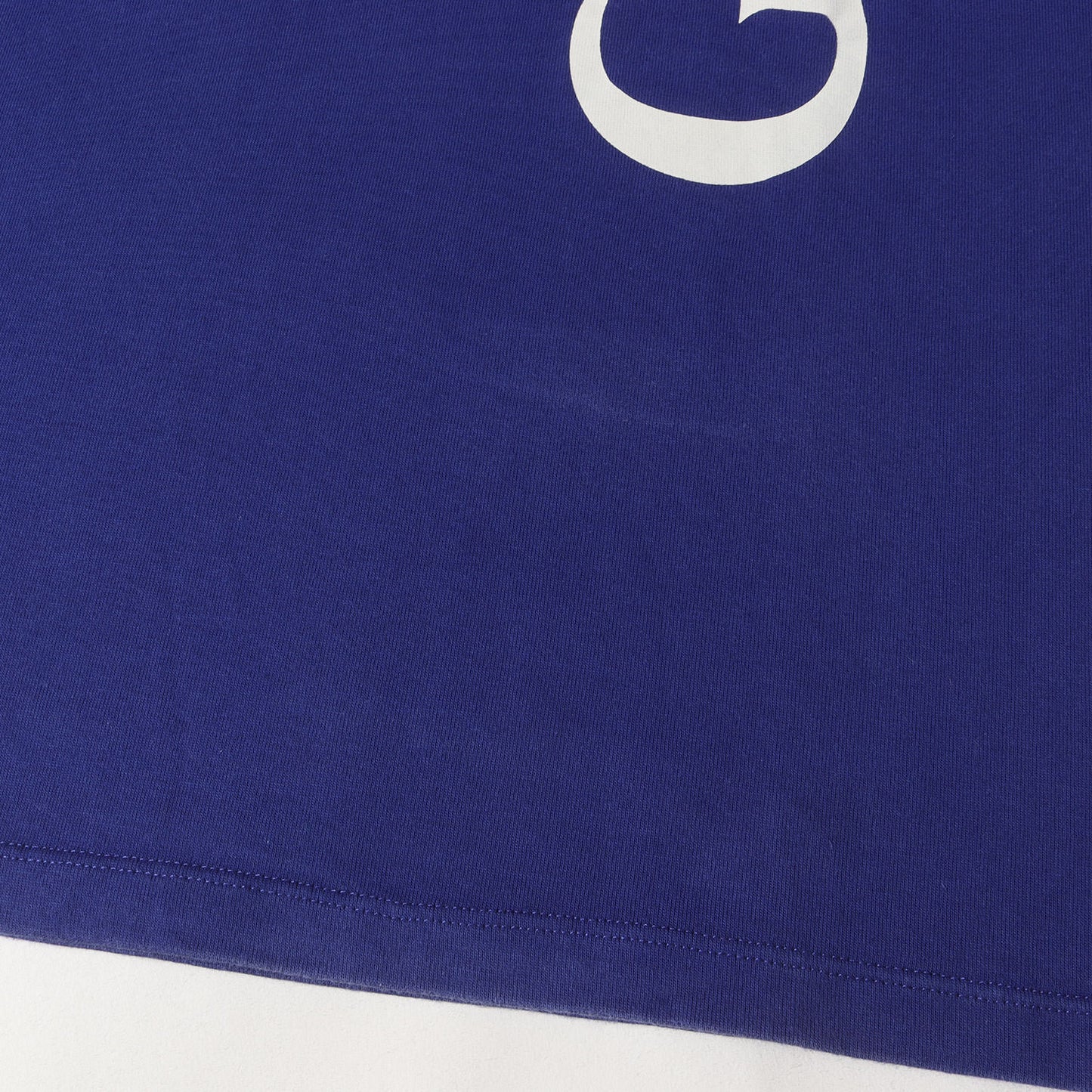 スタンドロゴプリント Tシャツ (565806)