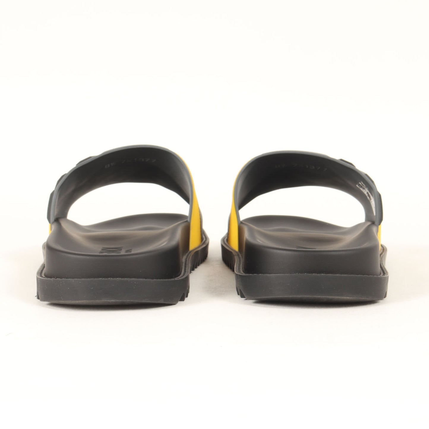 近年モデル ズッカ ラバー スライド サンダル (NERO GIALLO 7X1377)