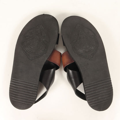 スクリット カリグラフィー レザー ストラップ サンダル (Shadow Sandal)