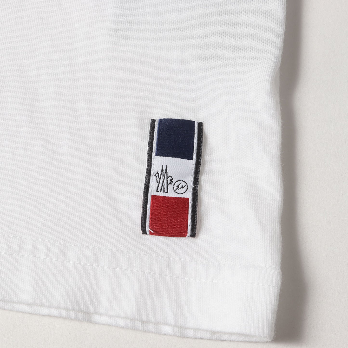 ×fragment design ブランドロゴ Ｔシャツ (MAGLIA T-shirt E109U8000550 8391Q)