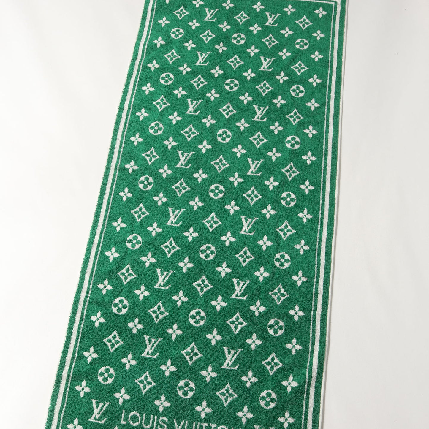 LV モノグラム セルヴィエット ビーチタオル (M77752)