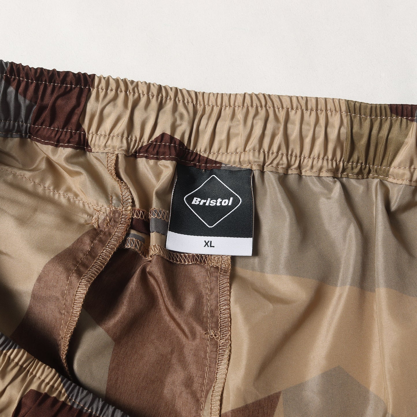 幾何学 迷彩 プラクティス ナイロン ショーツ (CAMOUFLAGE PRACTICE SHORTS)
