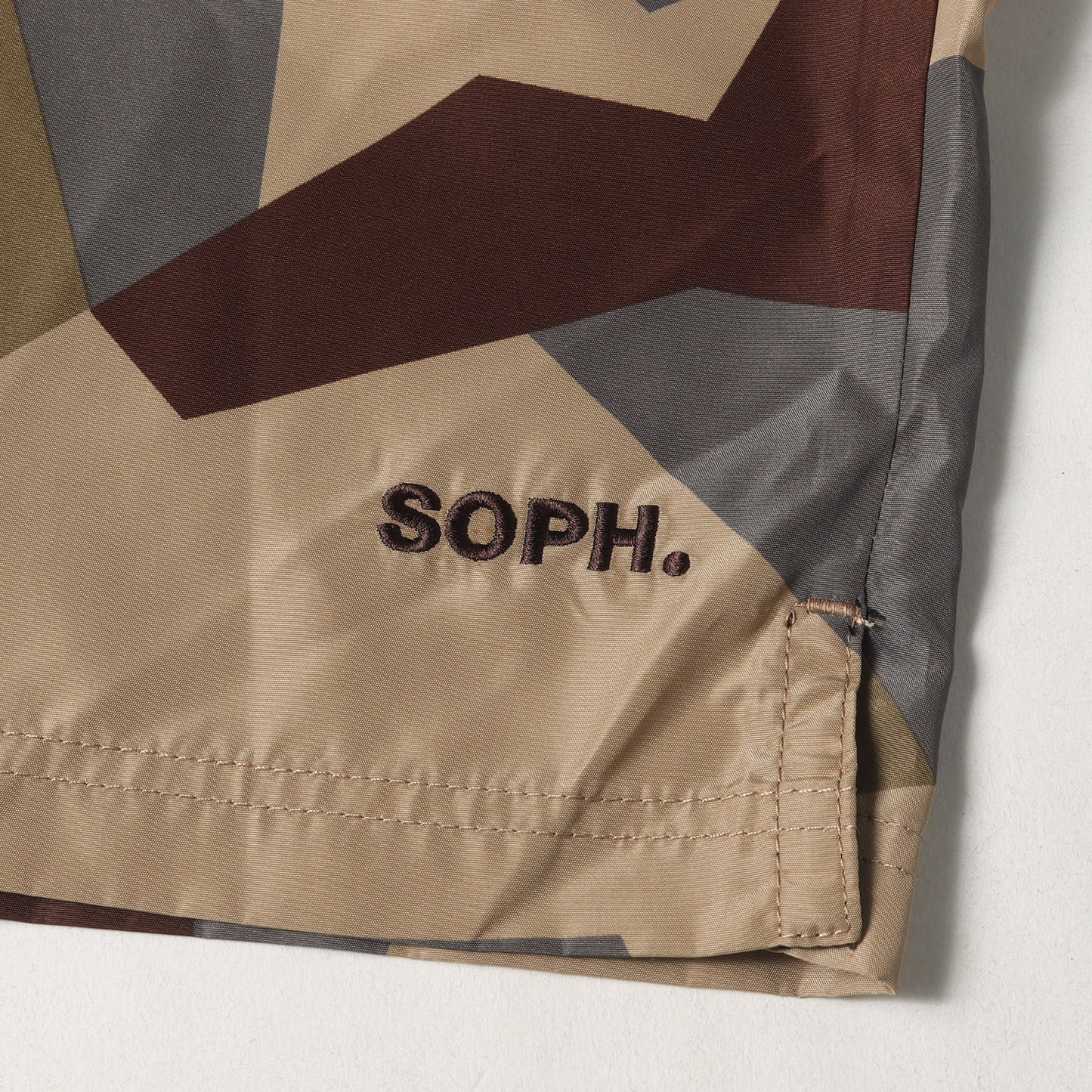 幾何学 迷彩 プラクティス ナイロン ショーツ (CAMOUFLAGE PRACTICE SHORTS)