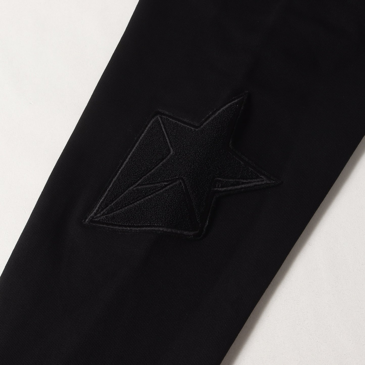 [近年モデル] レイヤードロゴワッペン クルーネック スウェット