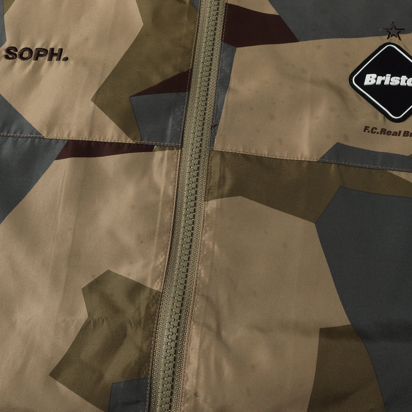 幾何学 迷彩 プラクティス ナイロン パーカー (CAMOUFLAGE PRACTICE JACKET)