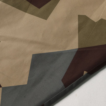 幾何学 迷彩 プラクティス ナイロン パーカー (CAMOUFLAGE PRACTICE JACKET)