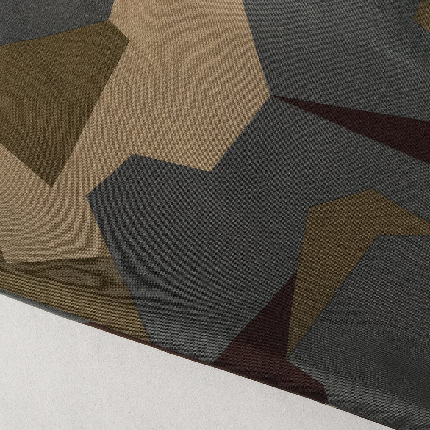 幾何学 迷彩 プラクティス ナイロン パーカー (CAMOUFLAGE PRACTICE JACKET)