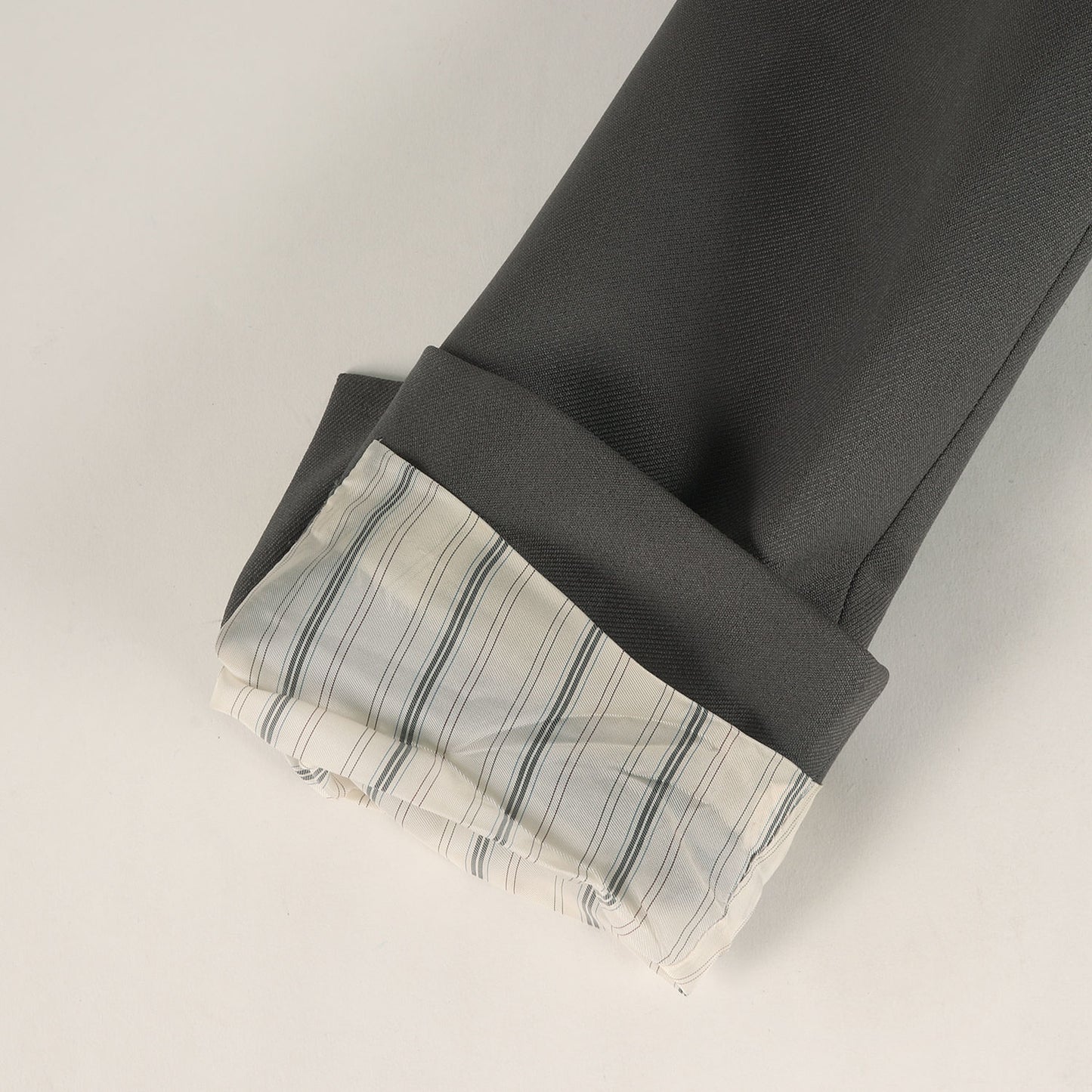 スタッズ付き ポリツイル 2B テーラード ジャケット (Fluid Drill Studded Jacket) 710897 ZAKGX