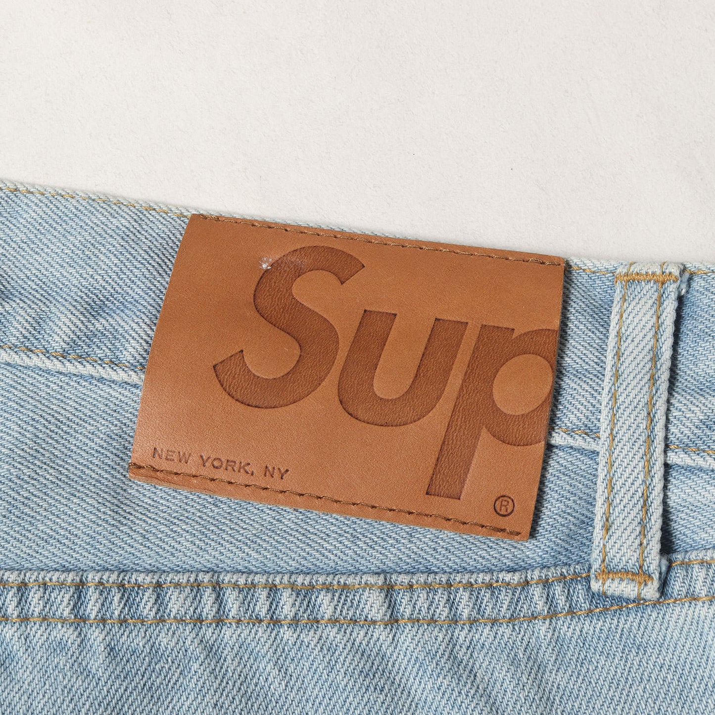 ストーンウォッシュ加工 スリム デニムパンツ (Stone Washed Slim Jean)