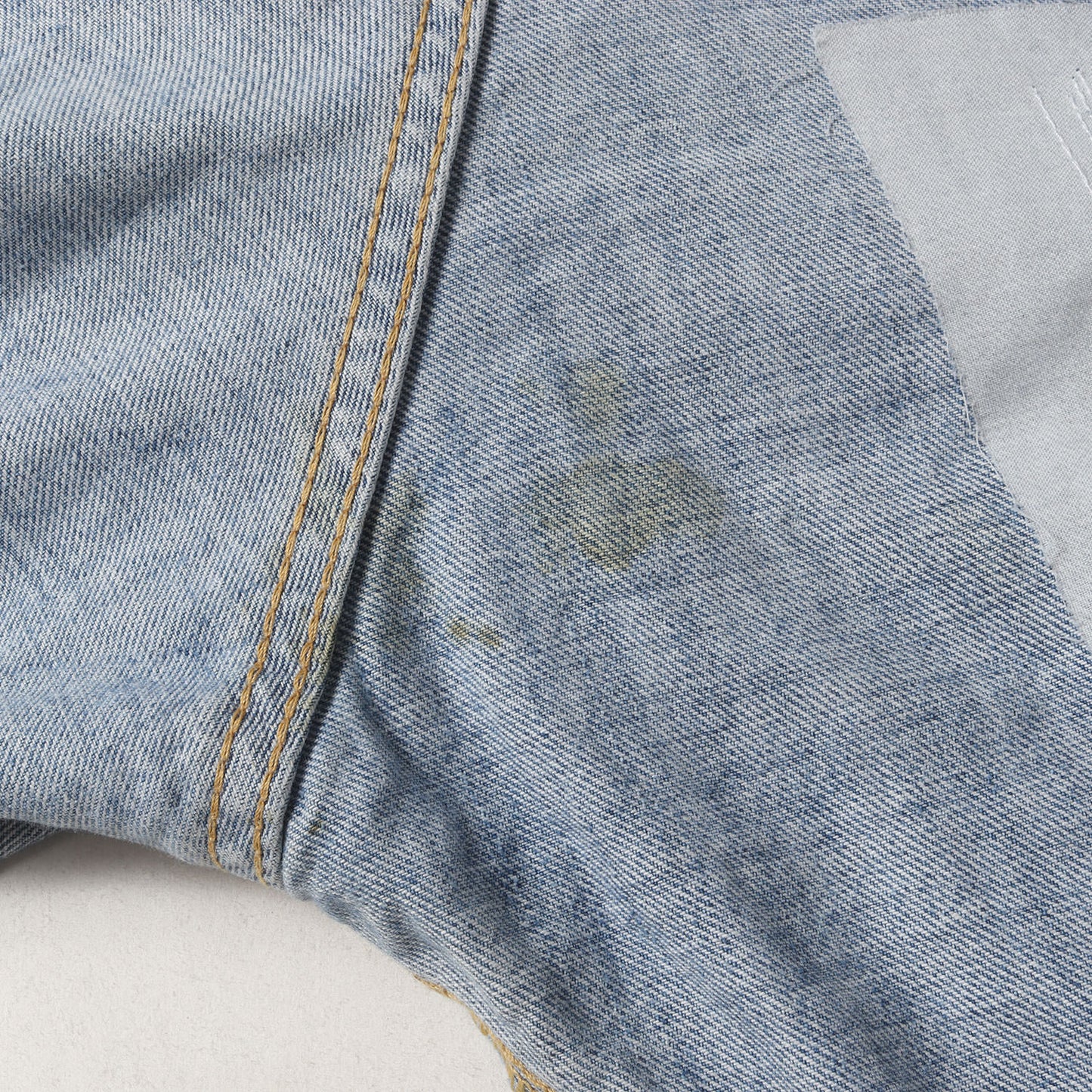 クラッシュリペア加工 テーパード デニムパンツ (LIGHT PIRANHA WASH SEXY TWIST) S71LB0627 S30309