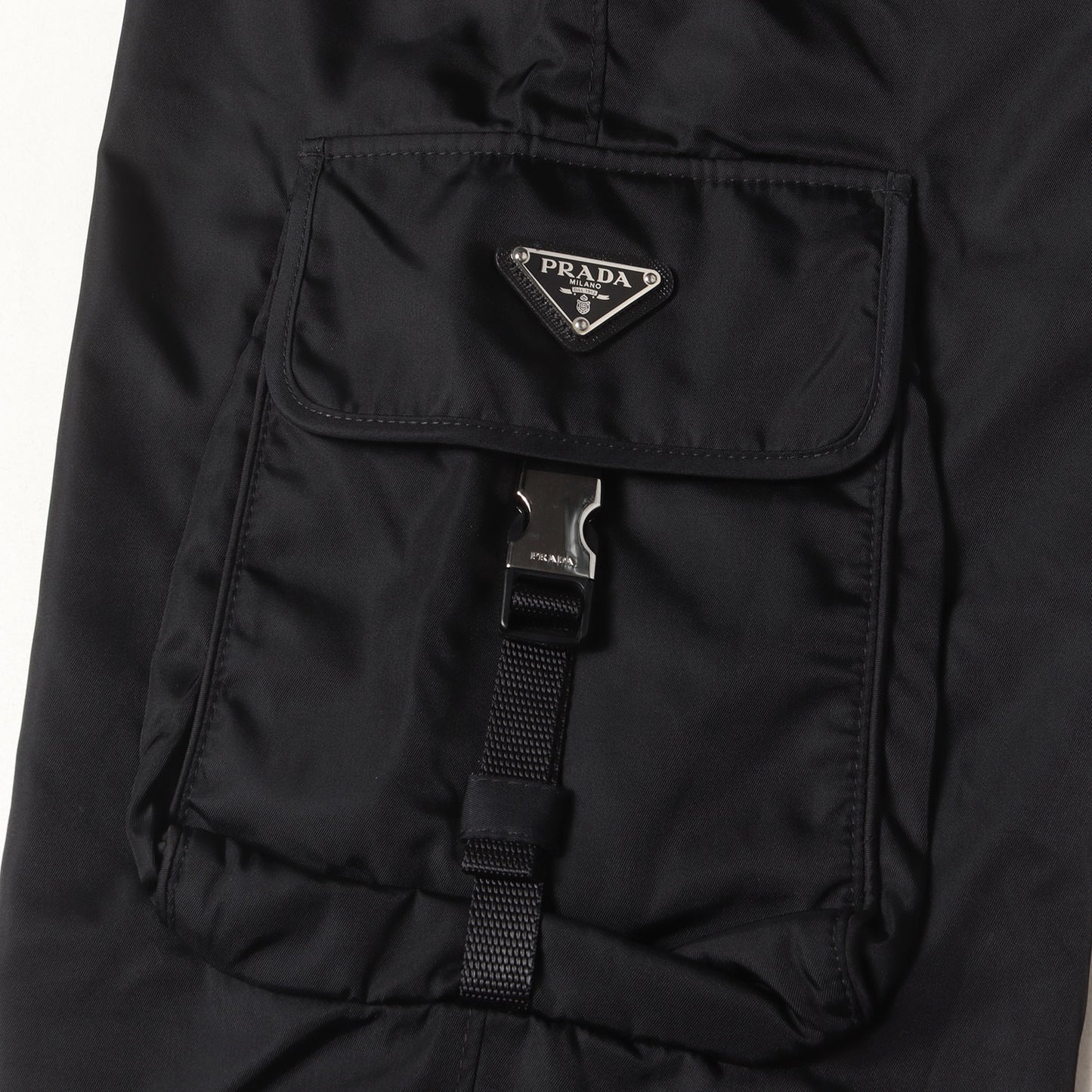 トライアングル ロゴ ナイロン カーゴ パンツ SPH130 S211 1WQ8
