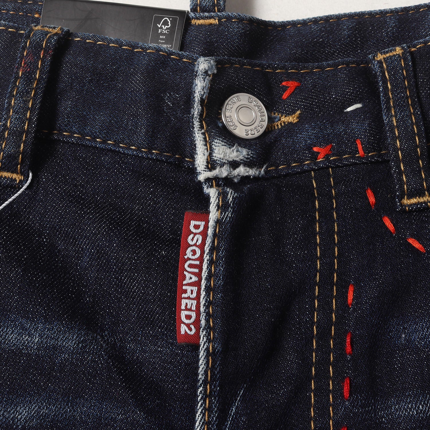 【新品】DSQUARED デニム サイドジップ ダメージ加工 リボン 革パッチ 新品】DSQUARED デニム サイドジップ ダメージ加工 リボン 革パッチ