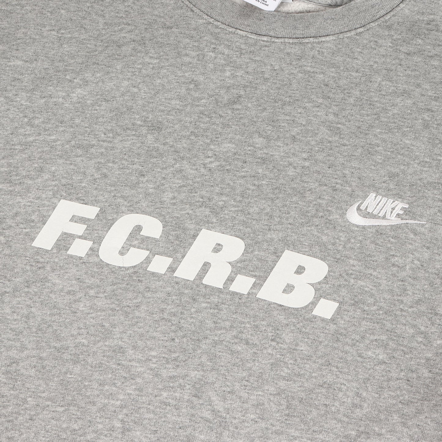 [NIKE FC Presented By SOPH. 宮下パーク店限定] カスタム プリント クルーネック スウェット