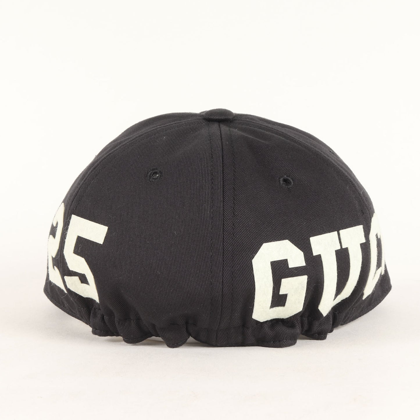 [近年モデル] GUCCI 25 フェルトワッペン付き 6パネル コットンツイル ベースボール キャップ