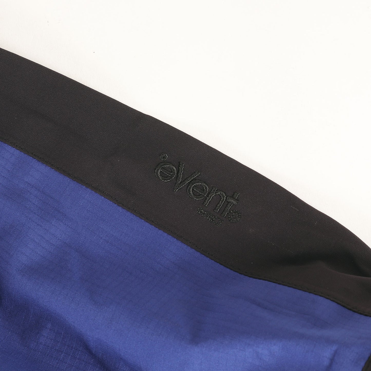 ツートーン リップストップナイロン マウンテンパーカー (TOUR JACKET)