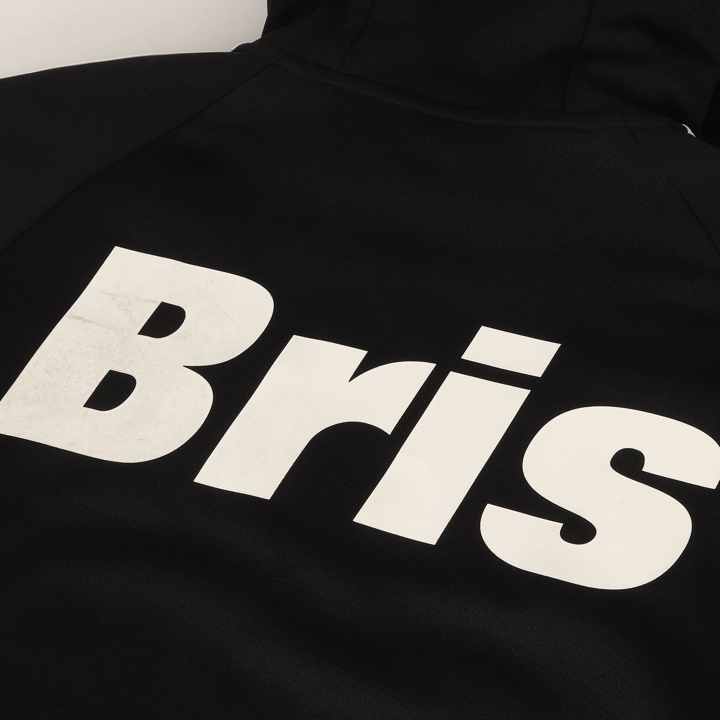 バックロゴ フルジップ フーデッド トラックジャケット (TRAINING TRACK HOODIE)