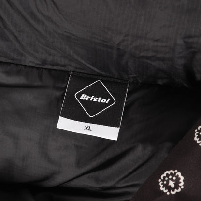 バンダナ柄 ナイロン ベンチ ダウンジャケット (DOWN BENCH PARKA)