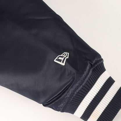 ×NEW ERA バックイラスト ナイロン サテン スタジャン (NYLON VIRSITY JKT)
