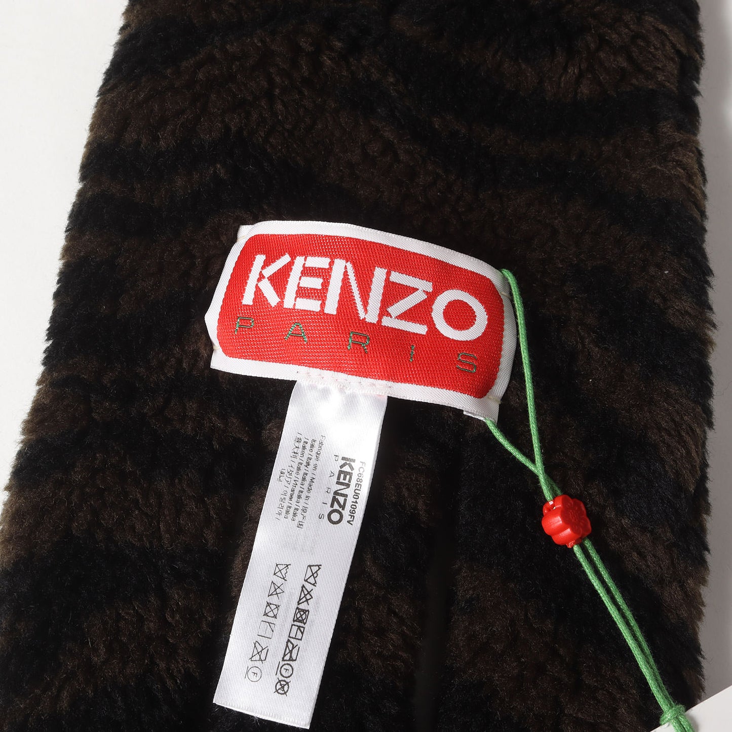 タイガー モチーフ フリース マフラー (FUR STRIPED TIGER SCARF) イタリア製