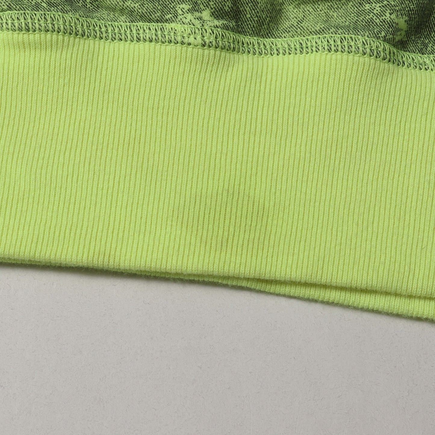 コンパスロゴワッペン付き 迷彩パターン ライトオンス クルーネック スウェット (Camo Cotton Sweatshirt)