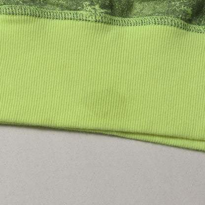 コンパスロゴワッペン付き 迷彩パターン ライトオンス クルーネック スウェット (Camo Cotton Sweatshirt)