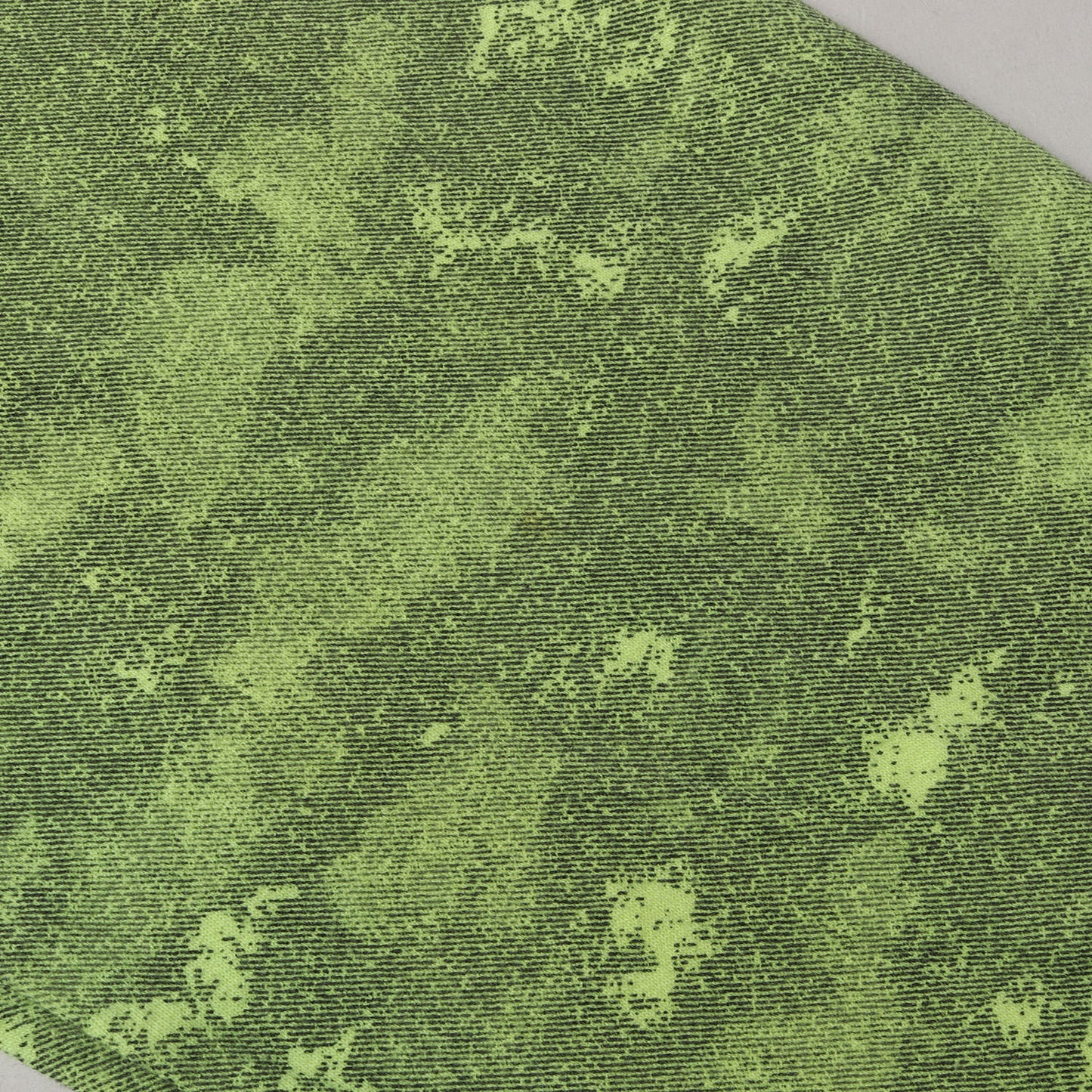 コンパスロゴワッペン付き 迷彩パターン ライトオンス クルーネック スウェット (Camo Cotton Sweatshirt)