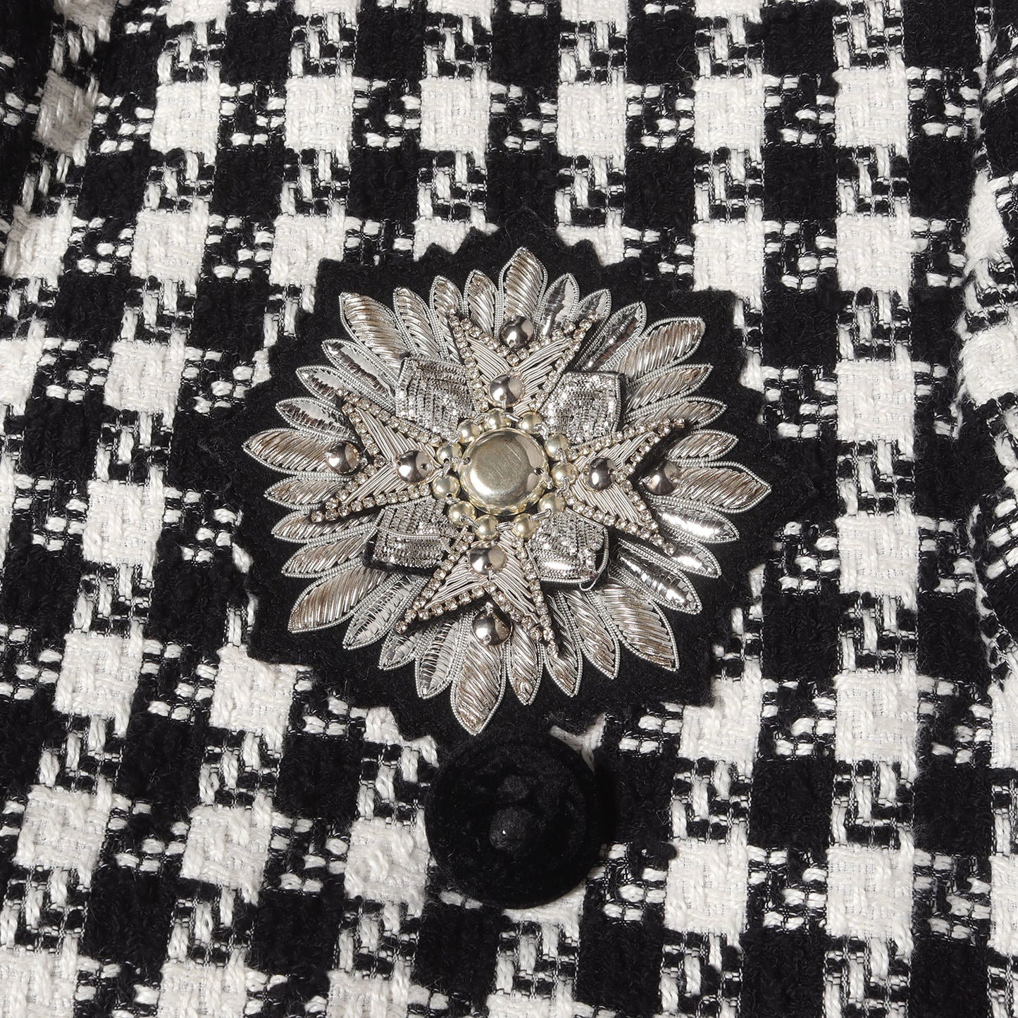 エンブロイダリー付き ツイード ダブルブレスト ピークドラペル 1B ジャケット