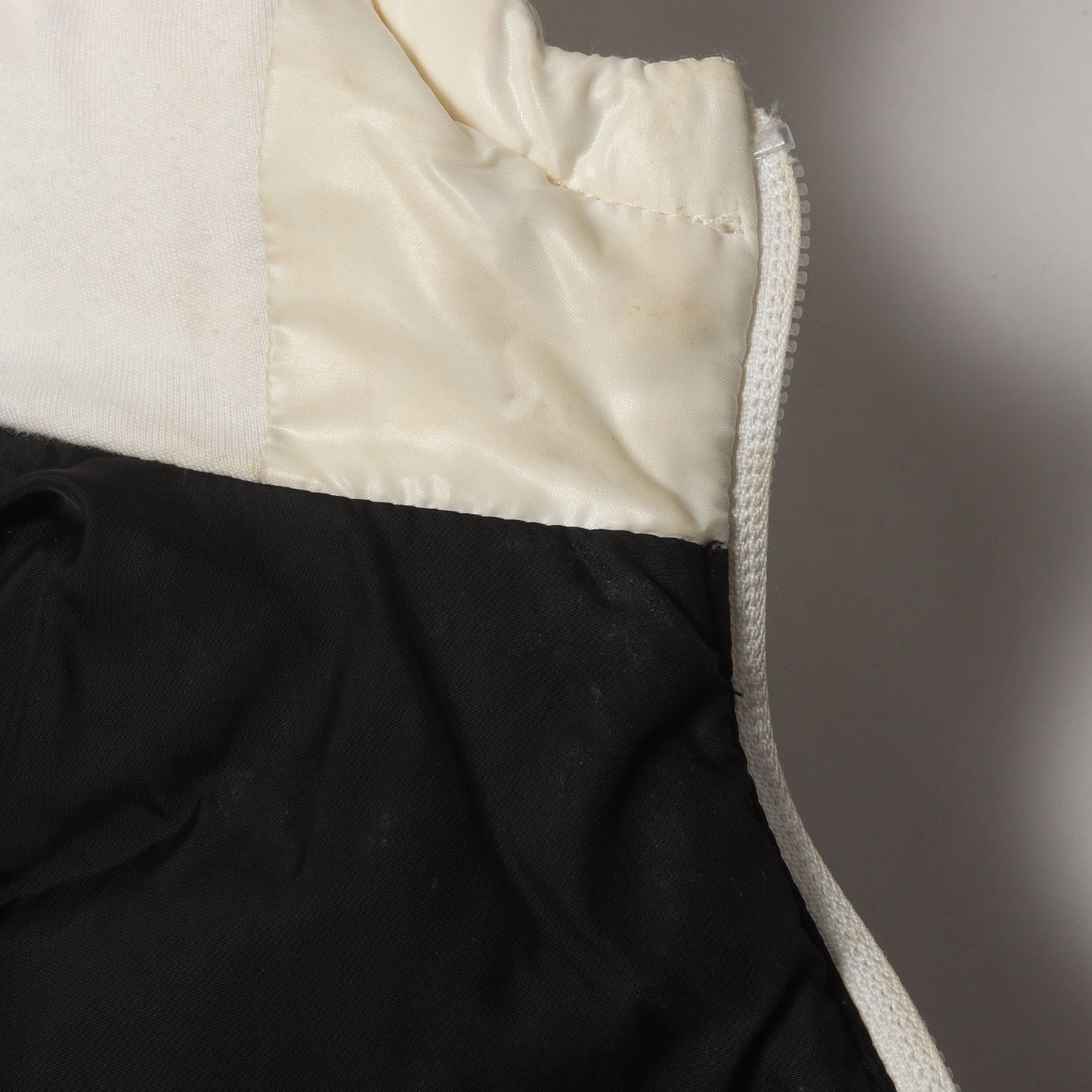 [キッズサイズ] ツートーン ナイロン フーデッド ダウンジャケット (LOURMARIN)