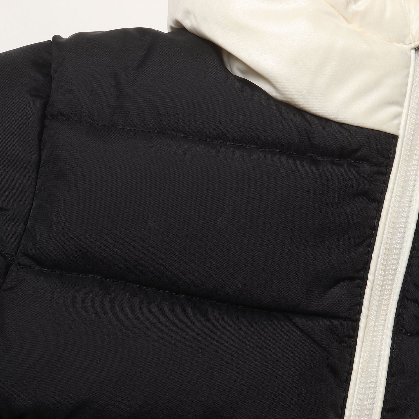 [キッズサイズ] ツートーン ナイロン フーデッド ダウンジャケット (LOURMARIN)