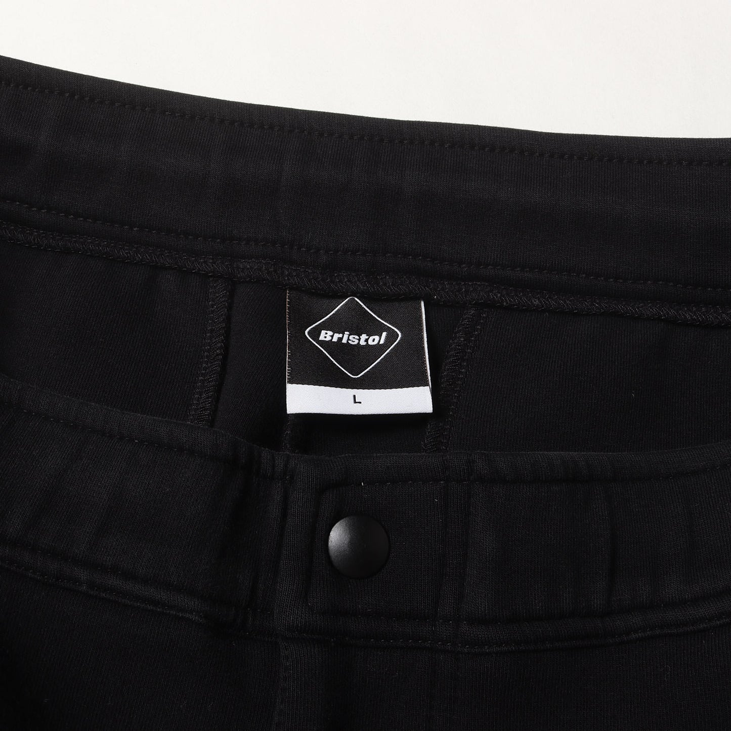 エンブレムパッチ スウェット ストレッチ トレーニング パンツ (SWEAT TRAINING PANTS)