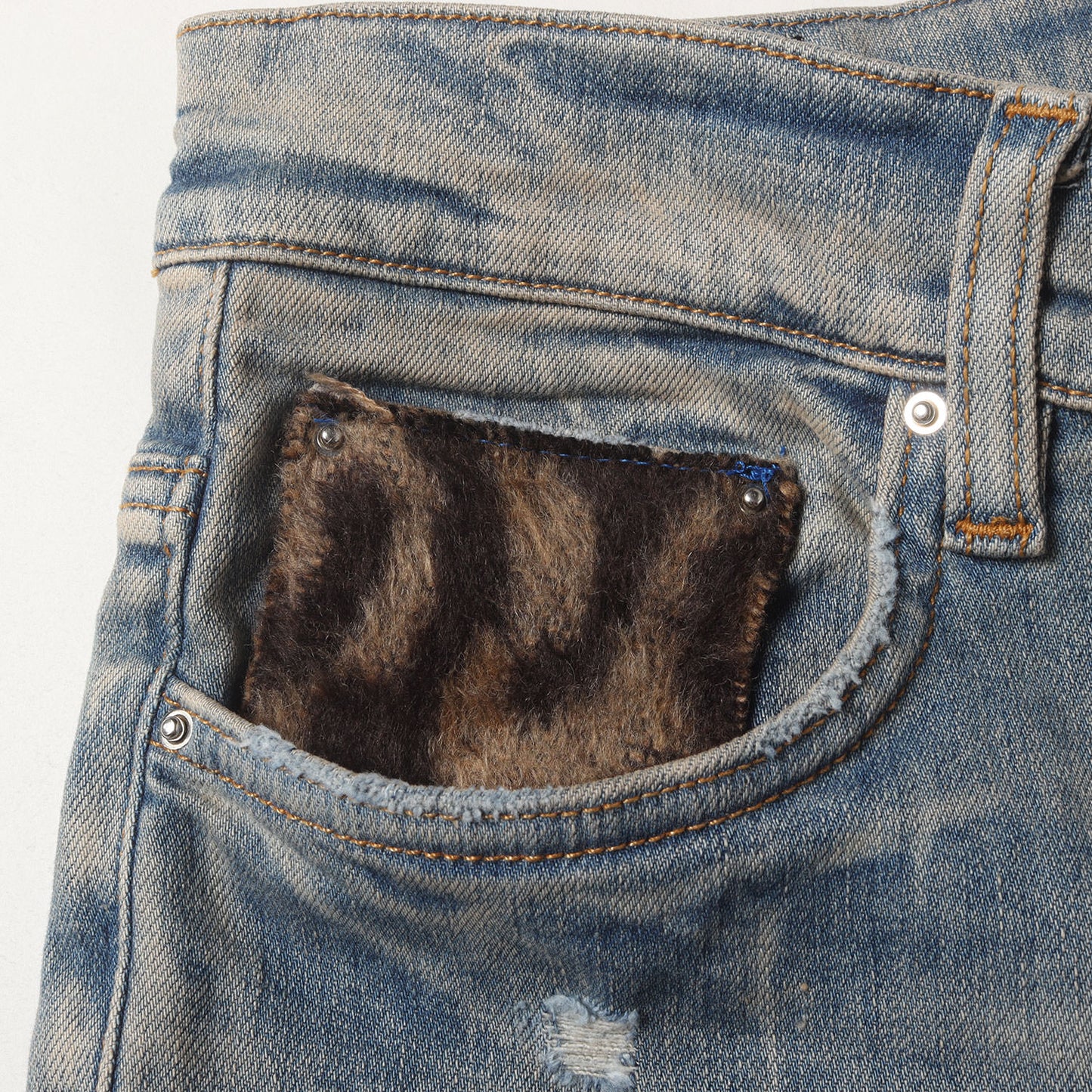 ダメージウォッシュ加工 マルチパッチ スリムテーパード ストレッチ デニムパンツ