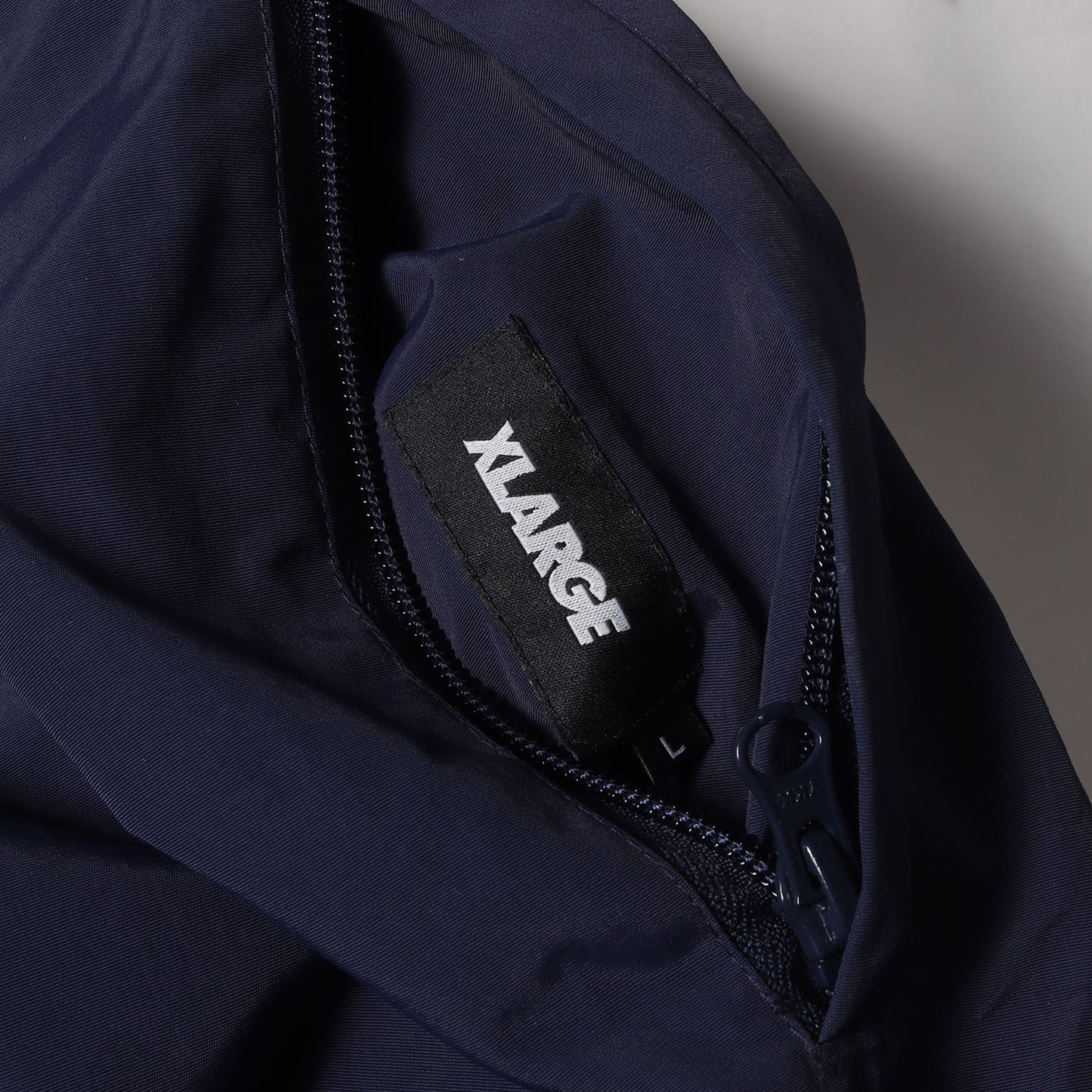 [近年モデル] ブランドロゴ刺繍 リバーシブル ナイロン ダウンジャケット (REVERSIBLE DOWN JACKET)