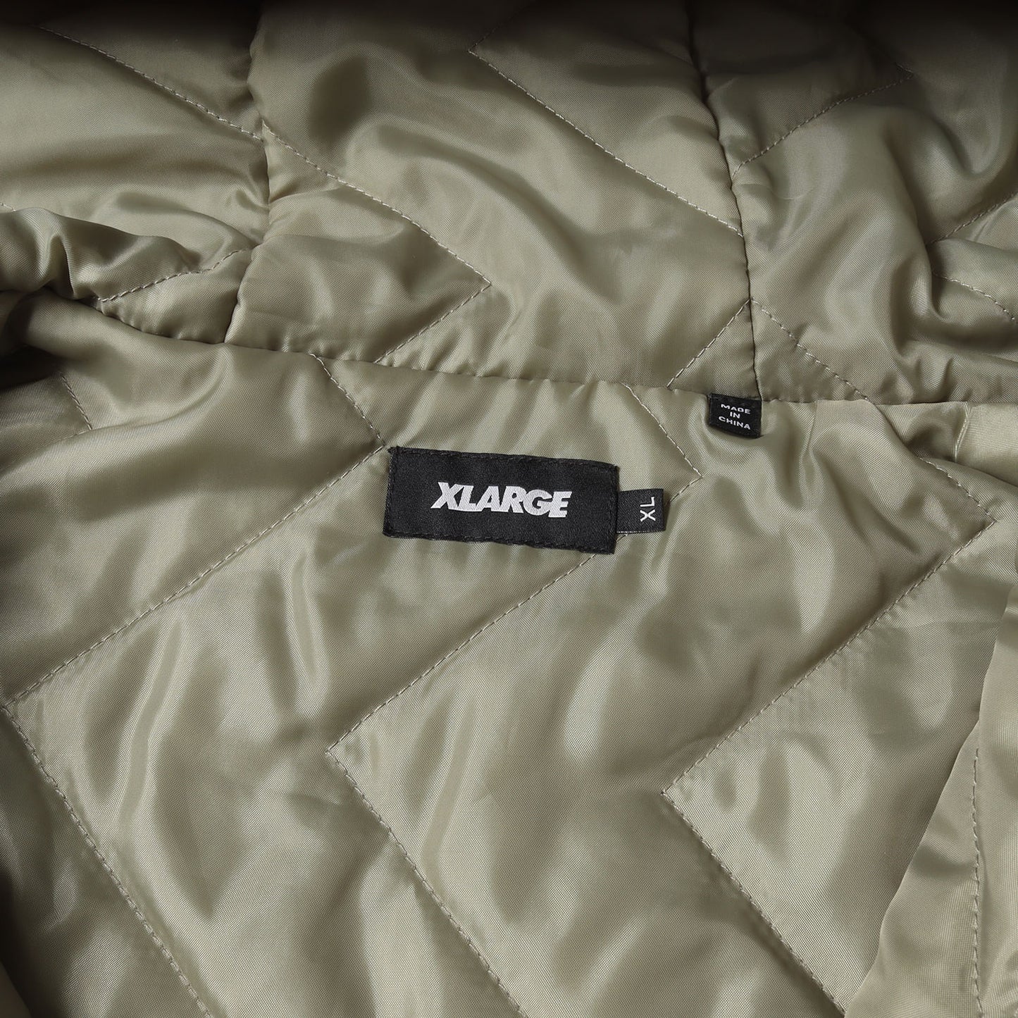 [近年モデル] アーチロゴワッペン ナイロン フーデッド 中綿 ジャケット (NYLON PUFFER JACKET)